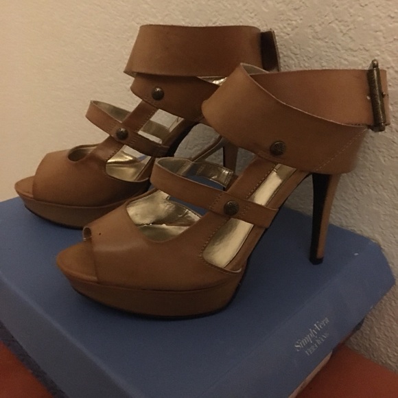 VERA WANG STRAPPY HEELS - Picture 2 of 4